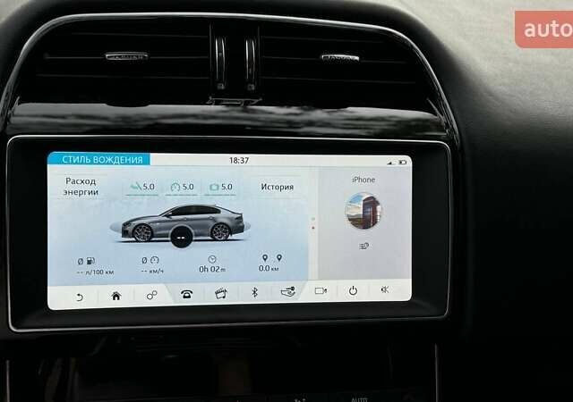 Черный Ягуар XE, объемом двигателя 2 л и пробегом 65 тыс. км за 17200 $, фото 31 на Automoto.ua