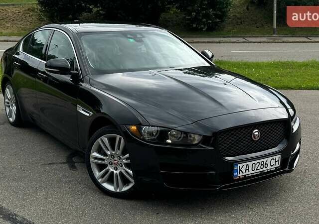 Черный Ягуар XE, объемом двигателя 2 л и пробегом 65 тыс. км за 17200 $, фото 9 на Automoto.ua