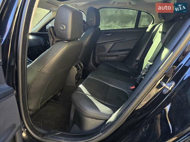Черный Ягуар XE, объемом двигателя 2 л и пробегом 107 тыс. км за 18800 $, фото 29 на Automoto.ua