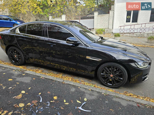 Черный Ягуар XE, объемом двигателя 2 л и пробегом 107 тыс. км за 18800 $, фото 15 на Automoto.ua