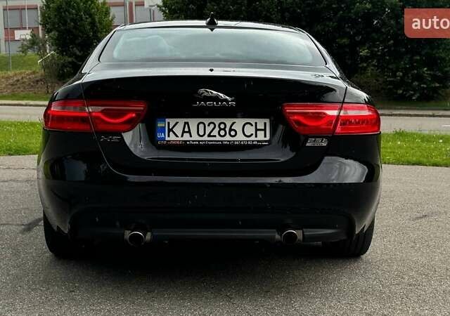 Черный Ягуар XE, объемом двигателя 2 л и пробегом 65 тыс. км за 17200 $, фото 7 на Automoto.ua