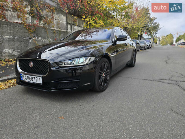 Черный Ягуар XE, объемом двигателя 2 л и пробегом 107 тыс. км за 18800 $, фото 2 на Automoto.ua