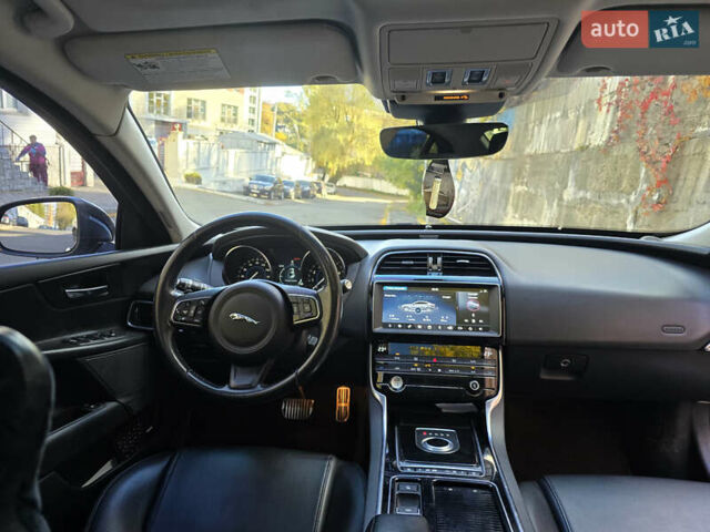 Черный Ягуар XE, объемом двигателя 2 л и пробегом 107 тыс. км за 18800 $, фото 22 на Automoto.ua