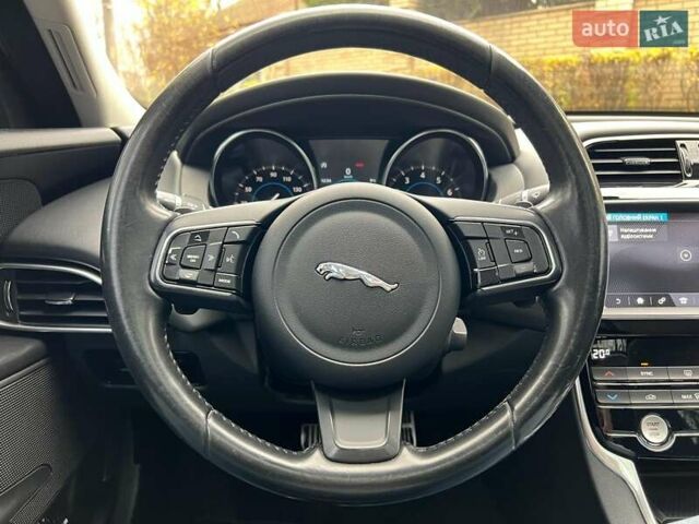 Чорний Ягуар XE, об'ємом двигуна 2 л та пробігом 109 тис. км за 17490 $, фото 11 на Automoto.ua