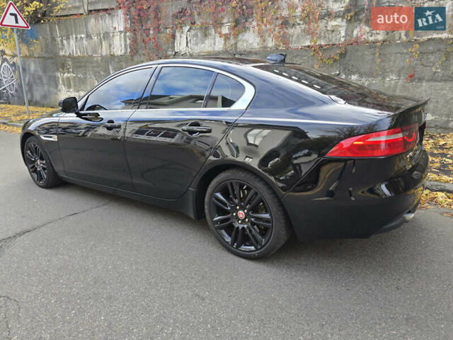 Черный Ягуар XE, объемом двигателя 2 л и пробегом 107 тыс. км за 18800 $, фото 6 на Automoto.ua