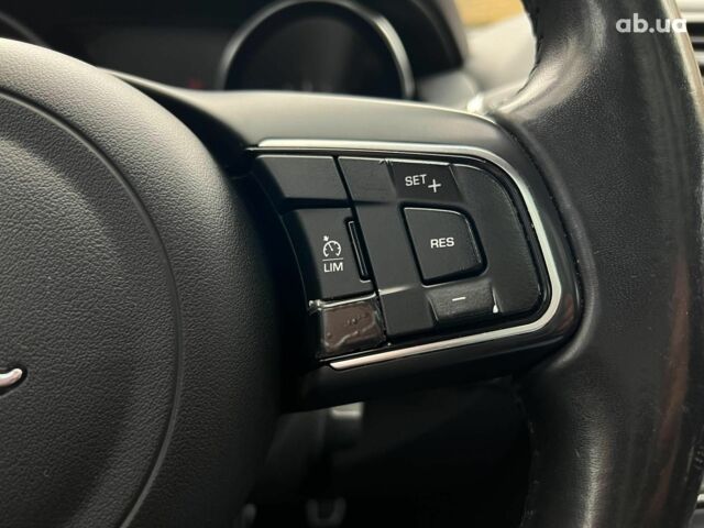 Чорний Ягуар XE, об'ємом двигуна 2 л та пробігом 109 тис. км за 17490 $, фото 15 на Automoto.ua