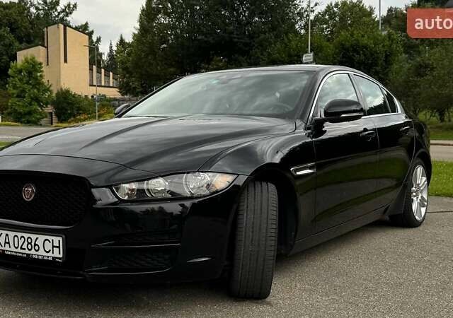 Черный Ягуар XE, объемом двигателя 2 л и пробегом 65 тыс. км за 17200 $, фото 12 на Automoto.ua
