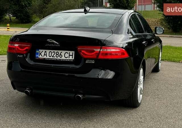 Черный Ягуар XE, объемом двигателя 2 л и пробегом 65 тыс. км за 17200 $, фото 2 на Automoto.ua