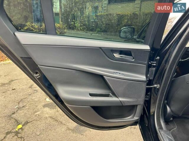 Чорний Ягуар XE, об'ємом двигуна 2 л та пробігом 109 тис. км за 17490 $, фото 23 на Automoto.ua