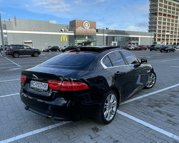 Черный Ягуар XE, объемом двигателя 2 л и пробегом 118 тыс. км за 11500 $, фото 5 на Automoto.ua