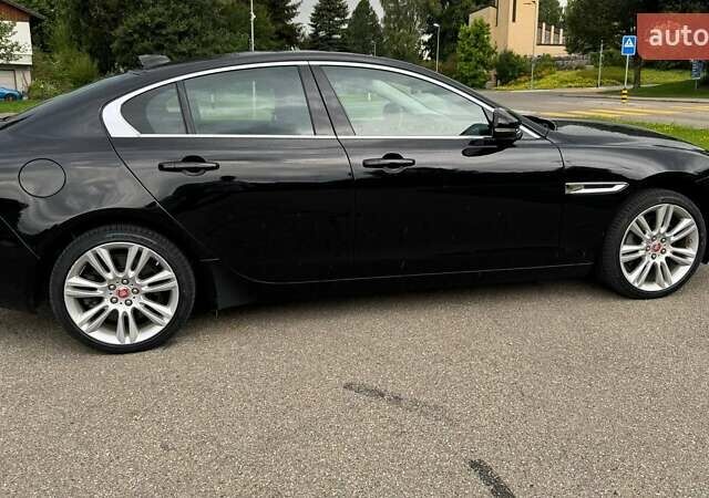 Черный Ягуар XE, объемом двигателя 2 л и пробегом 65 тыс. км за 17200 $, фото 14 на Automoto.ua