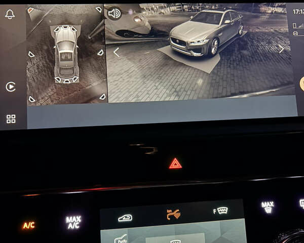 Черный Ягуар XE, объемом двигателя 2 л и пробегом 39 тыс. км за 43000 $, фото 14 на Automoto.ua