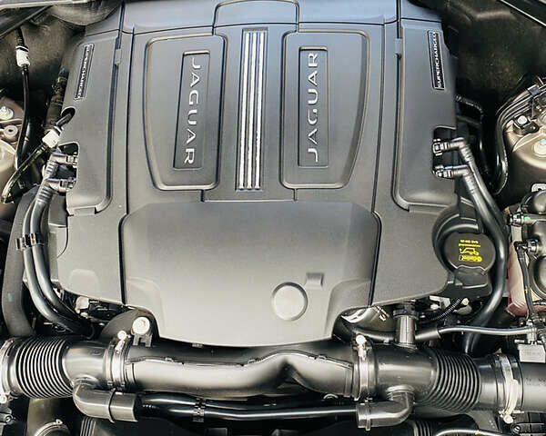 Коричневый Ягуар XE, объемом двигателя 3 л и пробегом 75 тыс. км за 21800 $, фото 61 на Automoto.ua