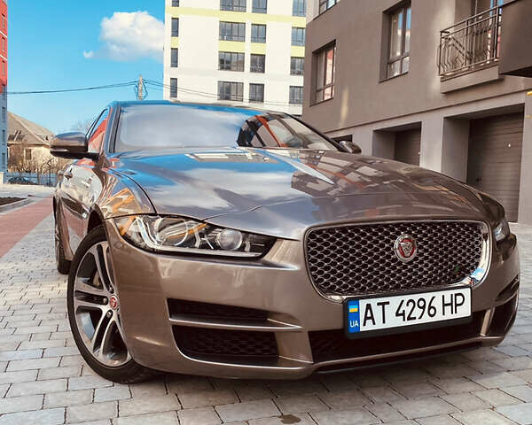 Коричневий Ягуар XE, об'ємом двигуна 3 л та пробігом 75 тис. км за 21800 $, фото 2 на Automoto.ua