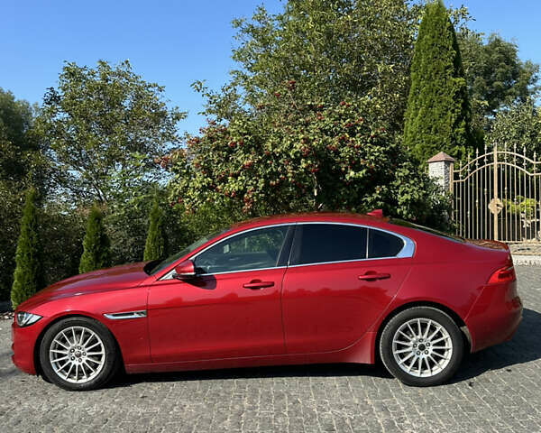 Красный Ягуар XE, объемом двигателя 2 л и пробегом 110 тыс. км за 11999 $, фото 8 на Automoto.ua