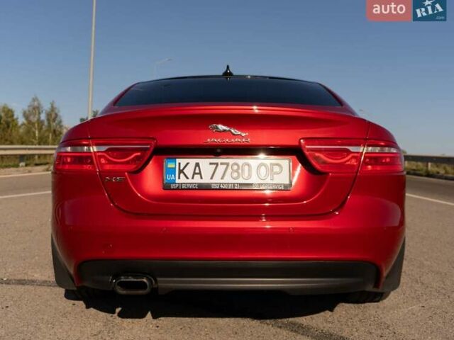 Красный Ягуар XE, объемом двигателя 2 л и пробегом 144 тыс. км за 15000 $, фото 14 на Automoto.ua