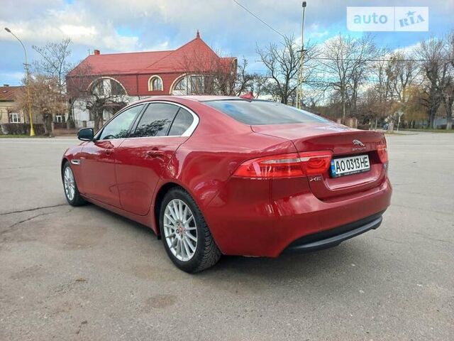 Червоний Ягуар XE, об'ємом двигуна 2 л та пробігом 300 тис. км за 15500 $, фото 1 на Automoto.ua