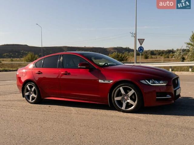 Красный Ягуар XE, объемом двигателя 2 л и пробегом 144 тыс. км за 15000 $, фото 6 на Automoto.ua