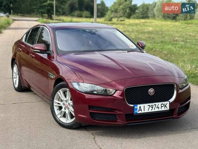 Червоний Ягуар XE, об'ємом двигуна 2 л та пробігом 90 тис. км за 14500 $, фото 2 на Automoto.ua