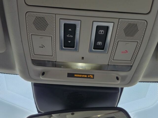 Красный Ягуар XE, объемом двигателя 2 л и пробегом 103 тыс. км за 15004 $, фото 19 на Automoto.ua