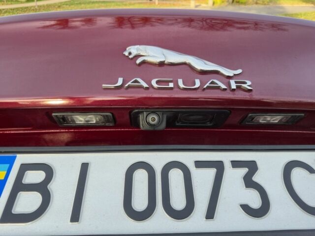 Красный Ягуар XE, объемом двигателя 2 л и пробегом 103 тыс. км за 15004 $, фото 22 на Automoto.ua