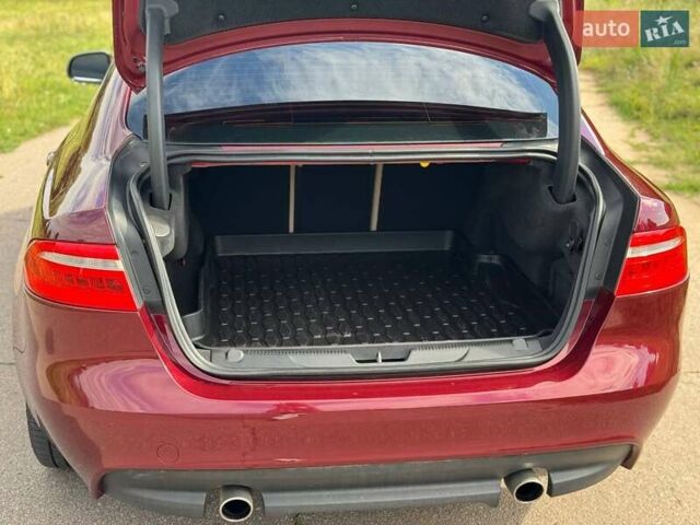 Червоний Ягуар XE, об'ємом двигуна 2 л та пробігом 90 тис. км за 14500 $, фото 20 на Automoto.ua