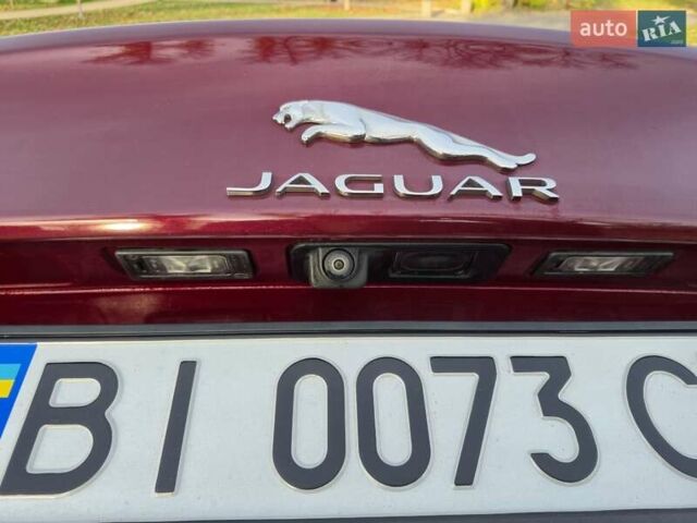 Красный Ягуар XE, объемом двигателя 2 л и пробегом 103 тыс. км за 14999 $, фото 27 на Automoto.ua