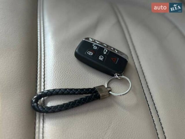 Червоний Ягуар XE, об'ємом двигуна 2 л та пробігом 90 тис. км за 14500 $, фото 75 на Automoto.ua