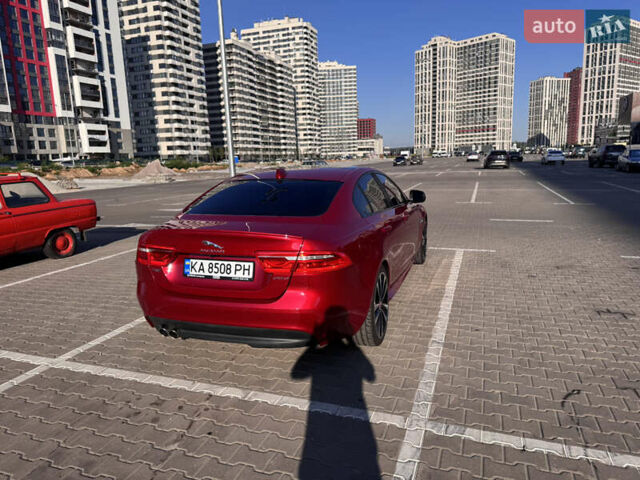 Красный Ягуар XE, объемом двигателя 2 л и пробегом 142 тыс. км за 18500 $, фото 19 на Automoto.ua