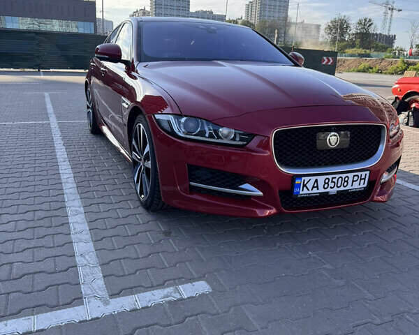 Красный Ягуар XE, объемом двигателя 2 л и пробегом 142 тыс. км за 18500 $, фото 12 на Automoto.ua