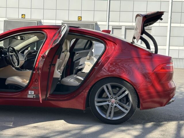 Красный Ягуар XE, объемом двигателя 3 л и пробегом 114 тыс. км за 16500 $, фото 13 на Automoto.ua