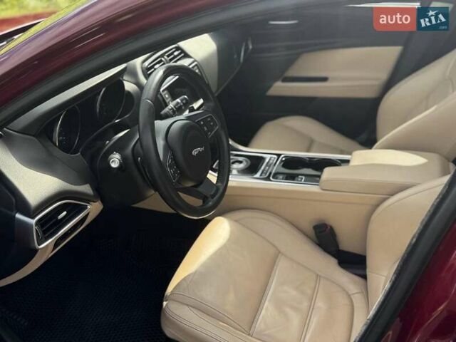 Червоний Ягуар XE, об'ємом двигуна 2 л та пробігом 90 тис. км за 14500 $, фото 33 на Automoto.ua