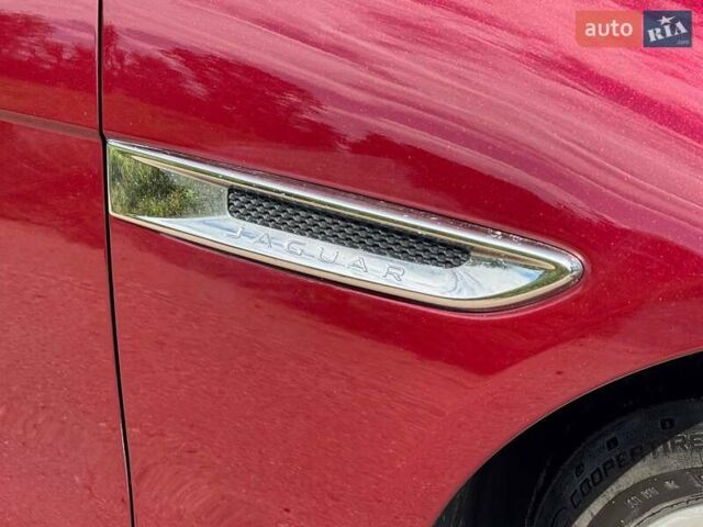 Червоний Ягуар XE, об'ємом двигуна 2 л та пробігом 90 тис. км за 14500 $, фото 28 на Automoto.ua