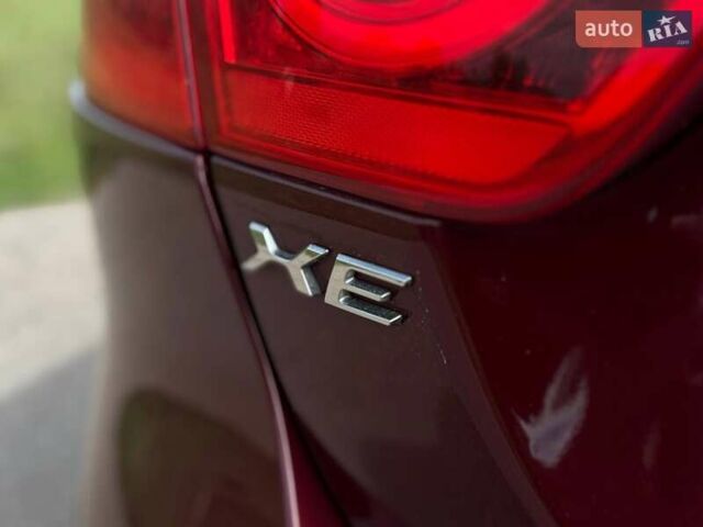 Червоний Ягуар XE, об'ємом двигуна 2 л та пробігом 90 тис. км за 14500 $, фото 21 на Automoto.ua