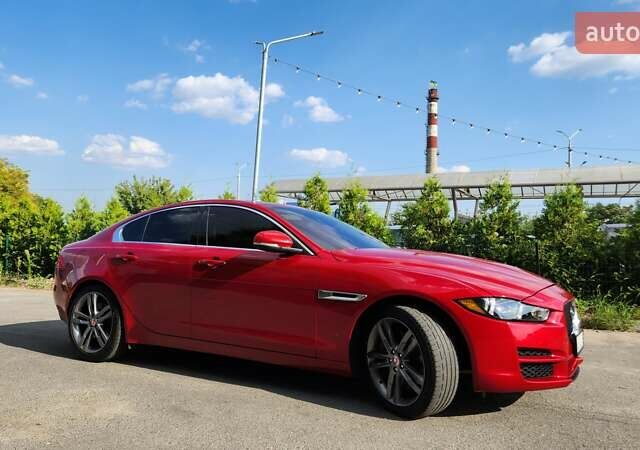 Красный Ягуар XE, объемом двигателя 3 л и пробегом 111 тыс. км за 16499 $, фото 40 на Automoto.ua