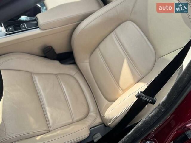 Червоний Ягуар XE, об'ємом двигуна 2 л та пробігом 90 тис. км за 14500 $, фото 37 на Automoto.ua