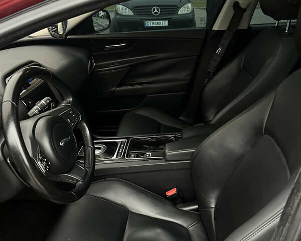 Ягуар XE 2016 у Вінниці на Automoto.ua Червоний Ягуар XE, об'ємом двигуна 2 л та пробігом 164 тис. км за 14000 $, фото 9 на Automoto.ua