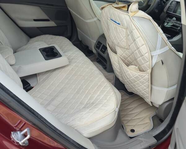 Красный Ягуар XE, объемом двигателя 2 л и пробегом 103 тыс. км за 14999 $, фото 14 на Automoto.ua
