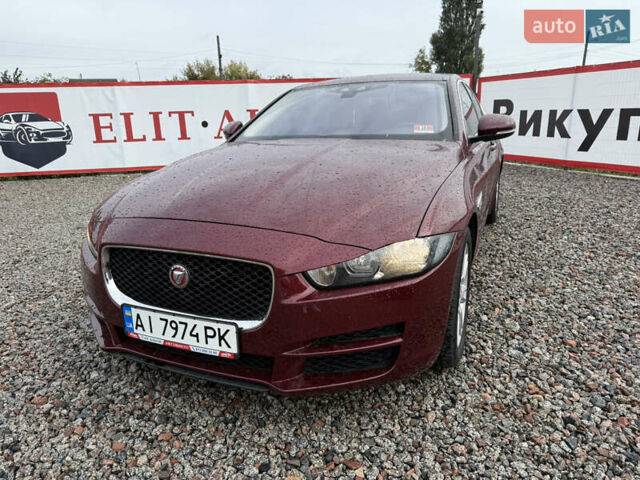 Красный Ягуар XE, объемом двигателя 2 л и пробегом 92 тыс. км за 14500 $, фото 2 на Automoto.ua
