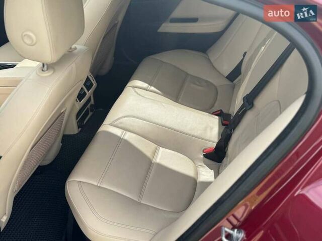 Червоний Ягуар XE, об'ємом двигуна 2 л та пробігом 90 тис. км за 14500 $, фото 40 на Automoto.ua