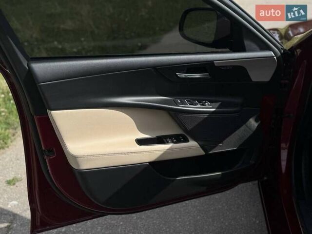 Червоний Ягуар XE, об'ємом двигуна 2 л та пробігом 90 тис. км за 14500 $, фото 30 на Automoto.ua