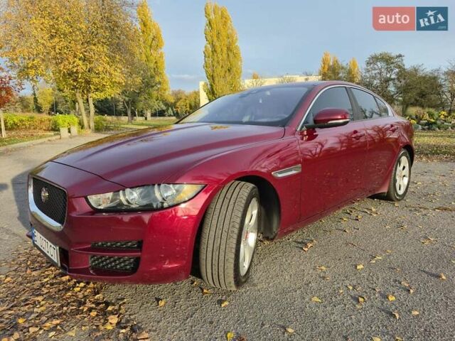 Красный Ягуар XE, объемом двигателя 2 л и пробегом 103 тыс. км за 14999 $, фото 8 на Automoto.ua