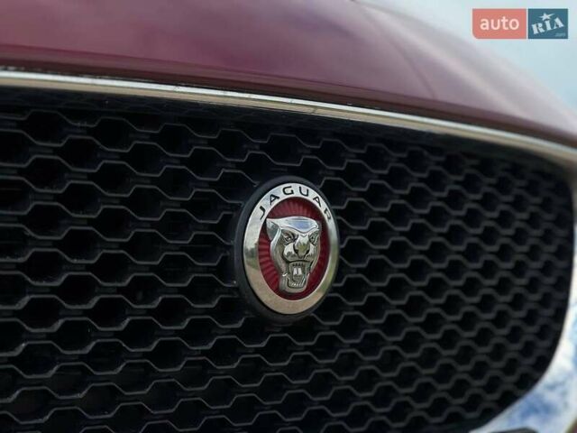 Червоний Ягуар XE, об'ємом двигуна 2 л та пробігом 90 тис. км за 14500 $, фото 26 на Automoto.ua