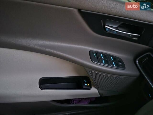 Красный Ягуар XE, объемом двигателя 2 л и пробегом 103 тыс. км за 14999 $, фото 30 на Automoto.ua