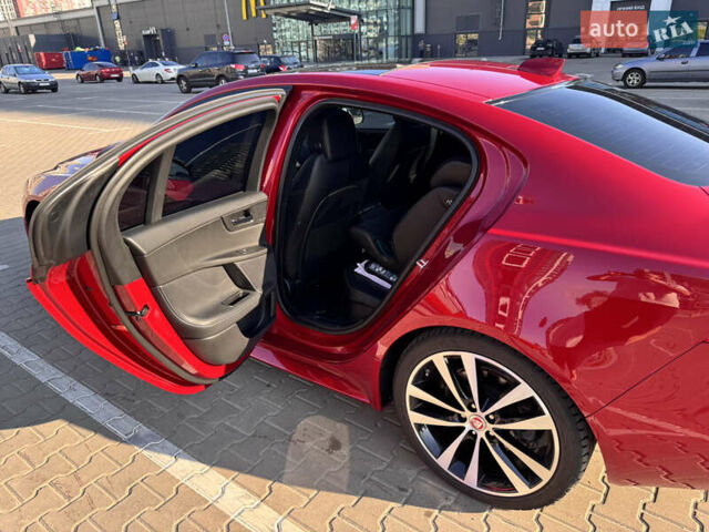 Красный Ягуар XE, объемом двигателя 2 л и пробегом 142 тыс. км за 18500 $, фото 30 на Automoto.ua