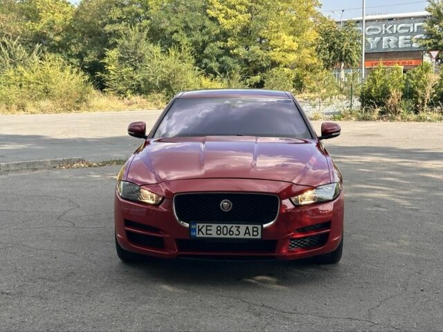 Красный Ягуар XE, объемом двигателя 3 л и пробегом 114 тыс. км за 16500 $, фото 8 на Automoto.ua