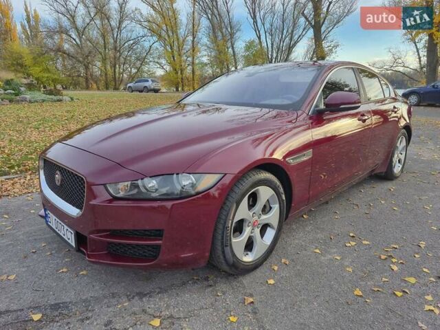 Красный Ягуар XE, объемом двигателя 2 л и пробегом 103 тыс. км за 14999 $, фото 12 на Automoto.ua