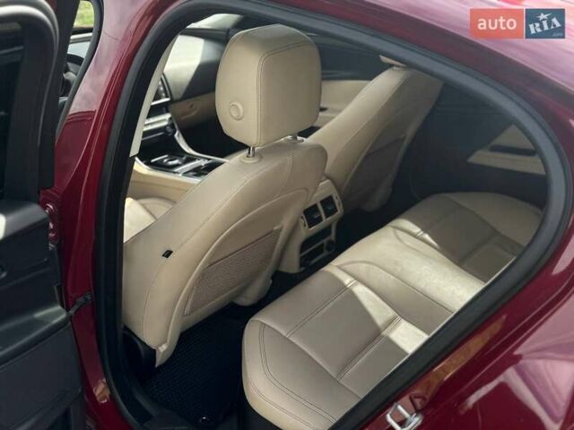 Червоний Ягуар XE, об'ємом двигуна 2 л та пробігом 90 тис. км за 14500 $, фото 32 на Automoto.ua
