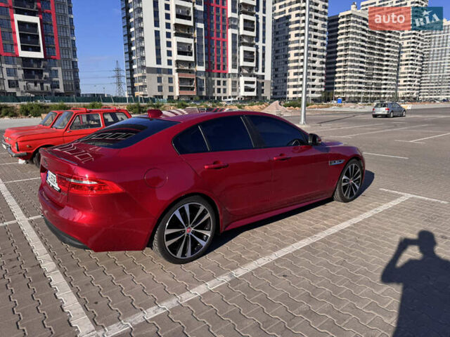 Красный Ягуар XE, объемом двигателя 2 л и пробегом 142 тыс. км за 18500 $, фото 20 на Automoto.ua
