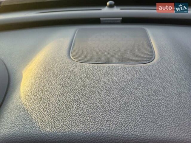 Красный Ягуар XE, объемом двигателя 2 л и пробегом 103 тыс. км за 14999 $, фото 26 на Automoto.ua